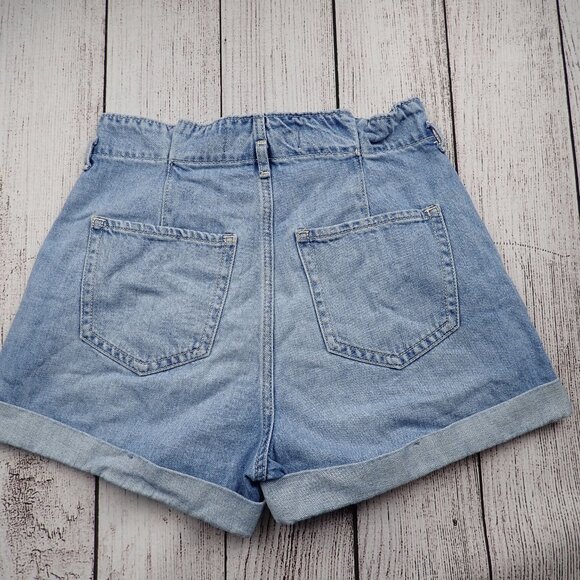 HOLLISTER Size 3 / 26 Mom Shorts Curvy Ultra High Rise Paper Bag - Picture 3 of 8